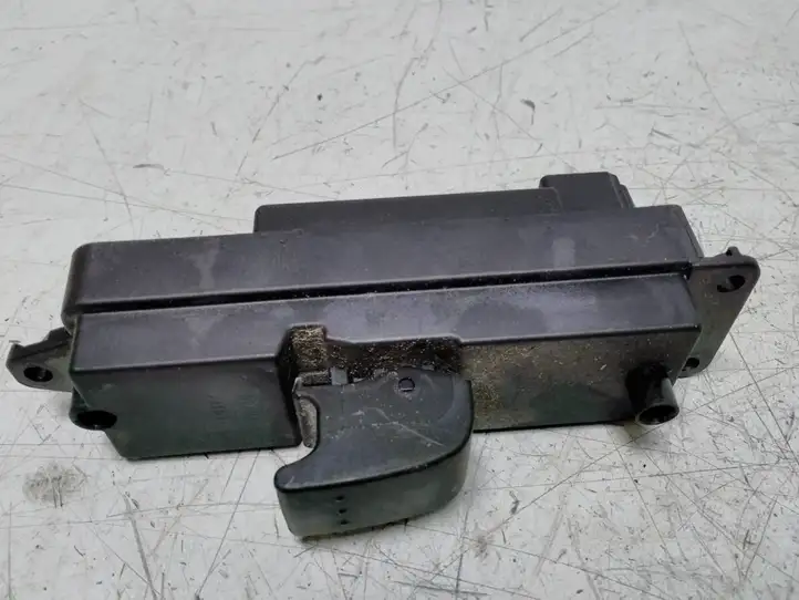 Mazda 3 I (2006 - 2009) BS3F66380 Кнопка стеклоподъемников — фото 2