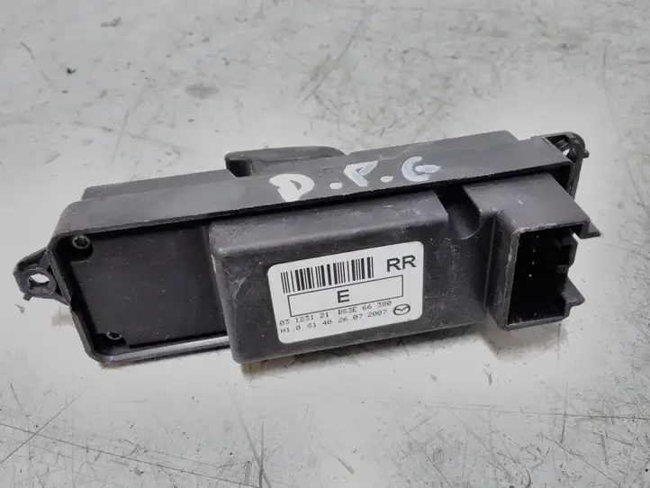 Mazda 3 I (2006 - 2009) BS3E66380 Кнопка стеклоподъемников — фото 3