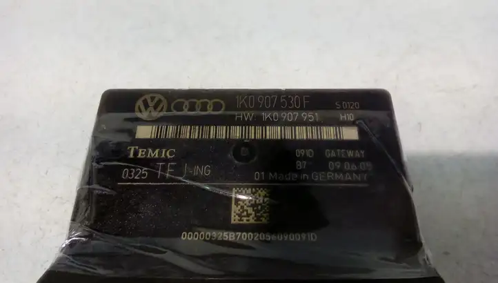 Volkswagen Touran I (2003 - 2010) 1K0907530F Модуль Gateway — фото 3