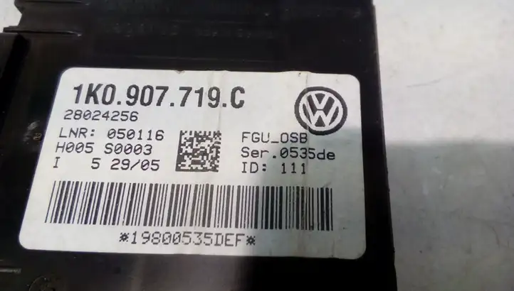 Audi A3/S3 8P (2004 - 2008) 1K0907719C Блок управления сигнализацией — фото 3