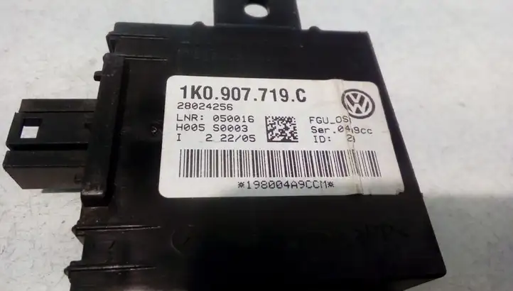 Audi A3/S3 8P (2004 - 2008) 1K0907719C Блок управления сигнализацией — фото 4