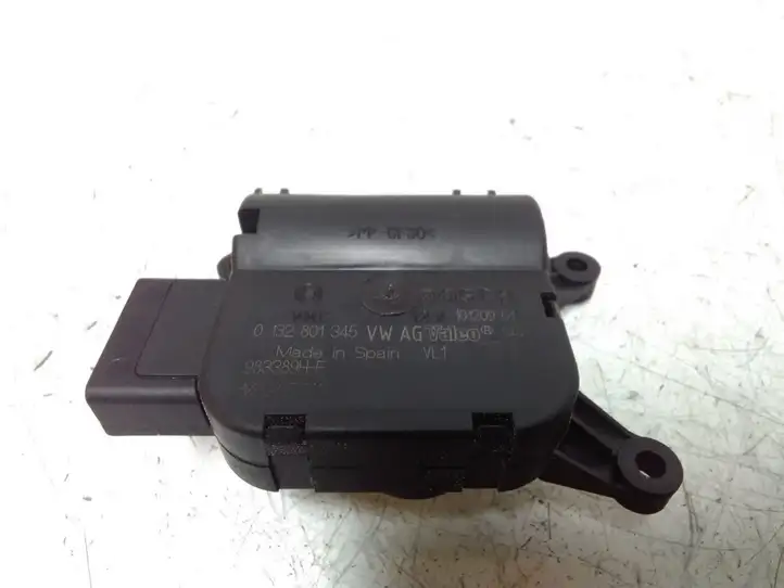 Seat Leon (1P) (2005 - 2012) 1K0907511 Двигатель задвижки потока воздуха — фото 1