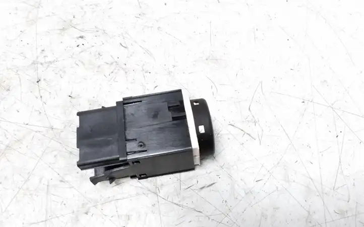 Seat Leon (1P) (2005 - 2012) 5P0953235B Включатель аварийных фонарей — фото 4