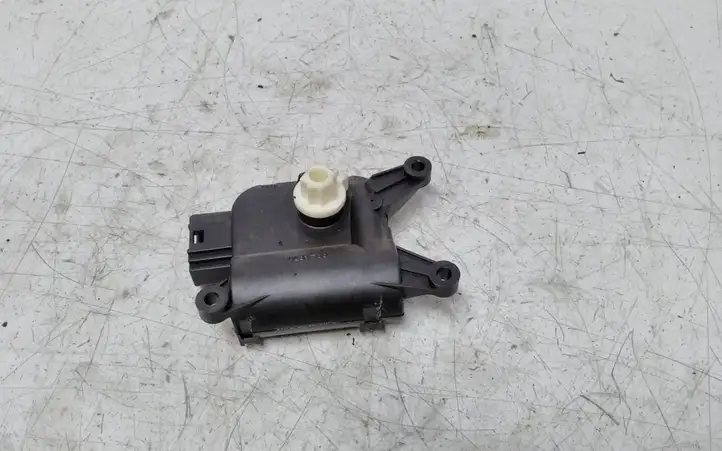 Seat Leon (1P) (2005 - 2012) 1K0907511 Двигатель задвижки потока воздуха — фото 2