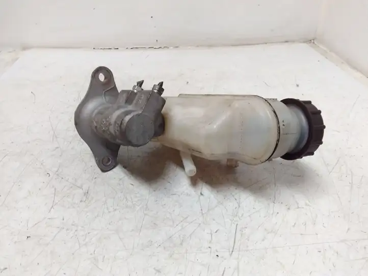 Toyota Yaris (2005 - 2009) 03350887541 Главный тормозной цилиндр — фото 4