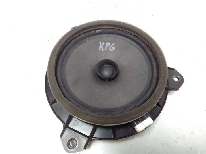 Toyota Yaris (2005 - 2009) Динамики задних дверей — фото 1