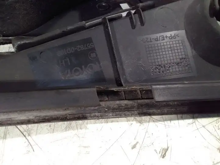 Toyota Yaris (2005 - 2009) 557820D100 Жабо стеклоочистителей — фото 6