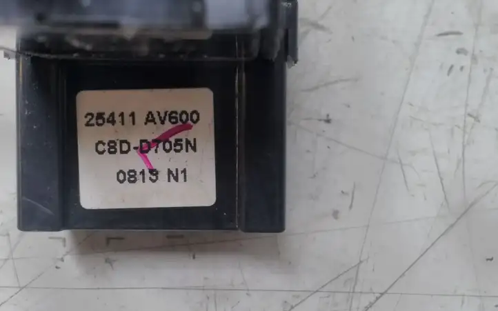 Nissan Primera (2001 - 2008) 25411AV600 Блок кнопок стеклоподъемников — фото 2