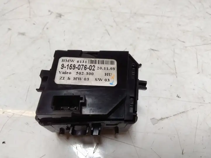 BMW 5 E60 E61 (2004 - 2010) 915907602 Кнопка парктроника — фото 2