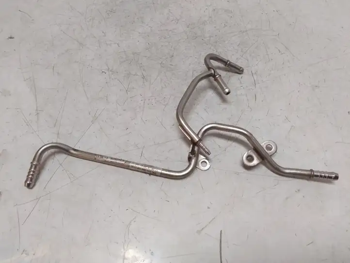 Volkswagen PASSAT B7 (2011 - 2014) 03L201360AB Трубки и шланги — фото 2