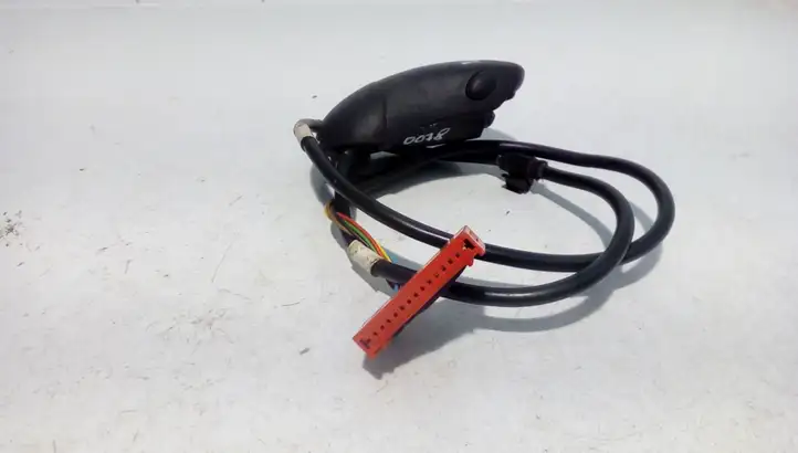 Renault Scenic I (1996 - 2003) 7700431451B Мултифункционный включатель управления / ручка — фото 4