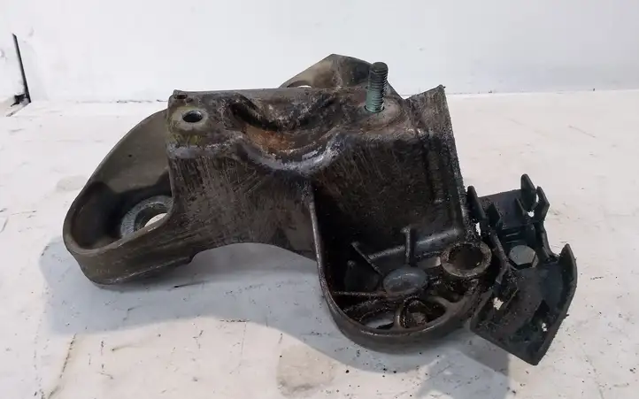 Audi A6 S6 C5 4B (1997 - 2001) 4B0199352D Кронштейн двигателя — фото 3