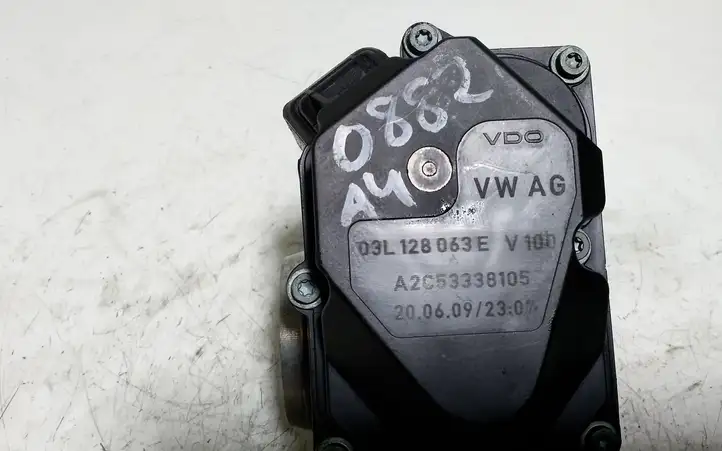 Audi A4 S4 B8 8K (2007 - 2011) 03L128063E Дроссельная заслонка — фото 5