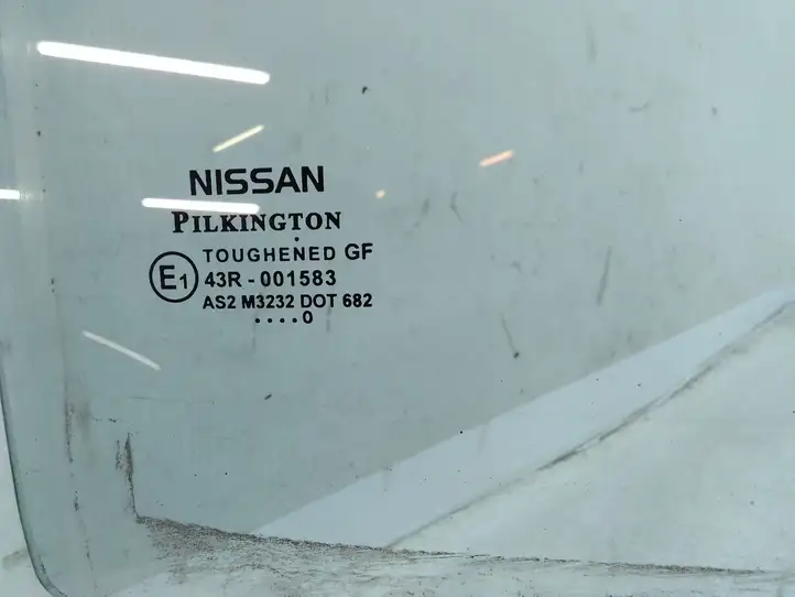 Nissan Note (E11) (2006 - 2014) Стекло задней двери — фото 2