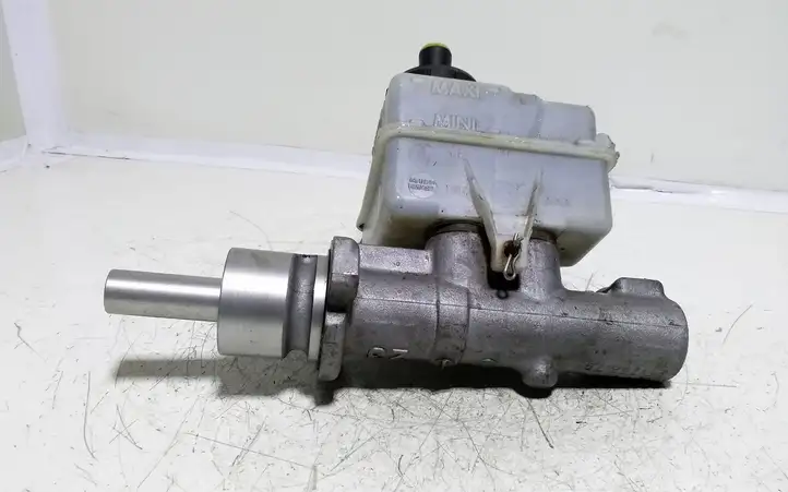 Nissan Interstar (1997 - 2010) 8200245034 Главный тормозной цилиндр — фото 4