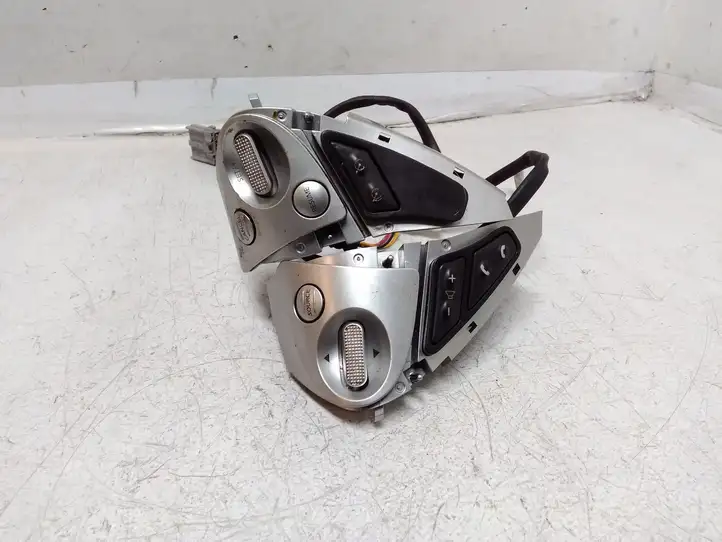 Nissan Juke I F15 (2010 - 2018) 1601B Кнопки на рулевом колесе — фото 1