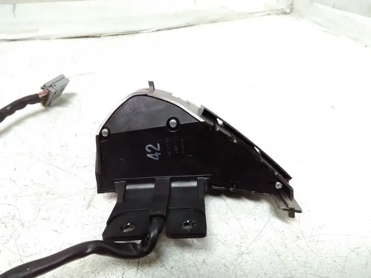 Nissan Juke I F15 (2010 - 2018) 1601B Кнопки на рулевом колесе — фото 3