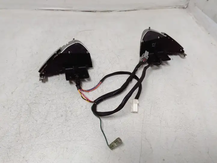 Nissan Juke I F15 (2010 - 2018) 1601B Кнопки на рулевом колесе — фото 4