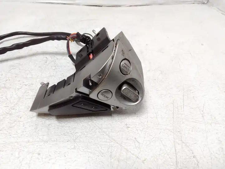 Nissan Juke I F15 (2010 - 2018) 1601B Кнопки на рулевом колесе — фото 5