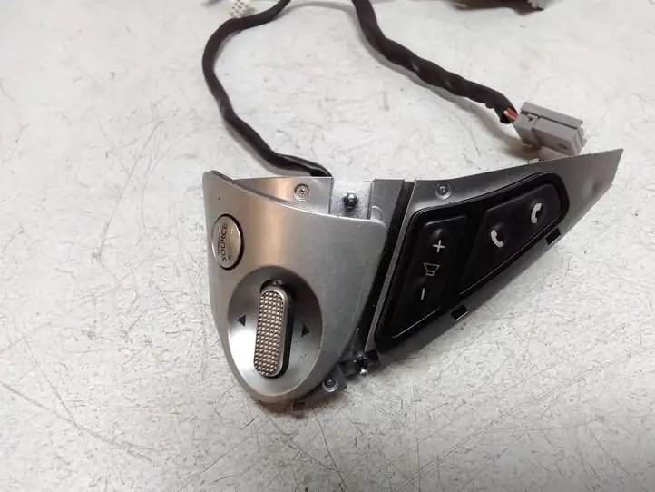 Nissan Juke I F15 (2010 - 2018) 1601B Кнопки на рулевом колесе — фото 6