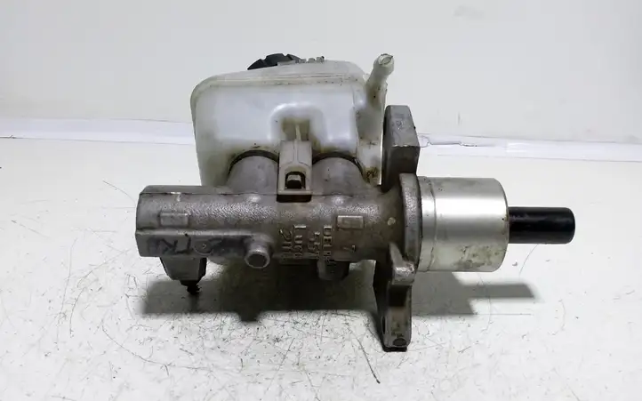 Opel Astra G (1998 - 2004) 32066734 Главный тормозной цилиндр — фото 1