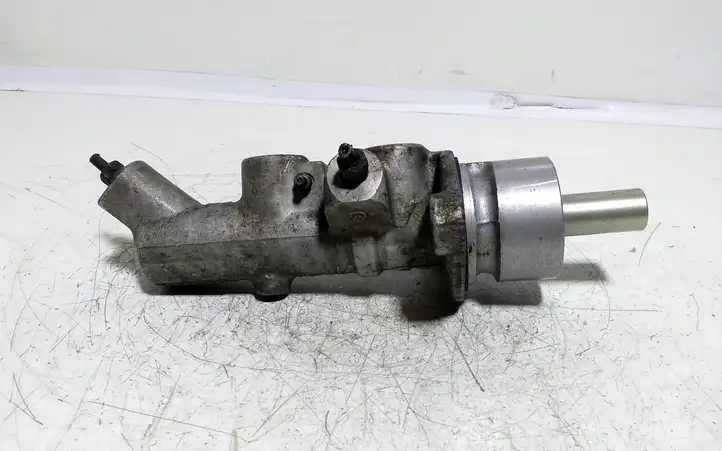 Toyota Avensis T250 (2003 - 2006) 25113379 Главный тормозной цилиндр — фото 4