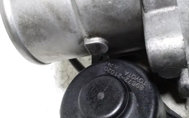 Toyota Corolla E120 E130 (2000 - 2004) 8967221020 Дроссельная заслонка — фото 3