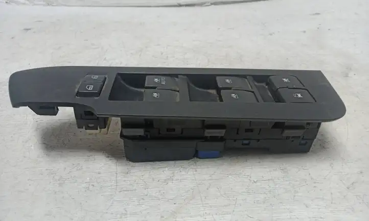 Chevrolet Captiva (2006 - 2011) 202005436 Кнопка стеклоподъемников — фото 2