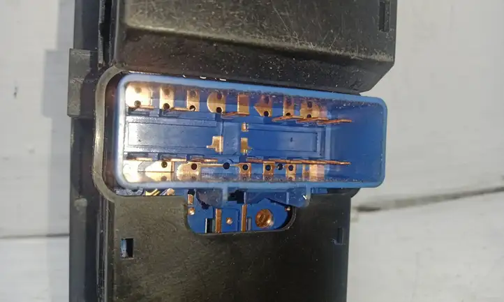 Chevrolet Captiva (2006 - 2011) 202005436 Кнопка стеклоподъемников — фото 4
