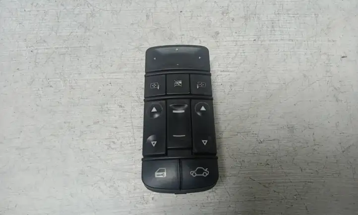 Opel Vectra C (2002 - 2005) 687833988 Блок кнопок стеклоподъемников — фото 1