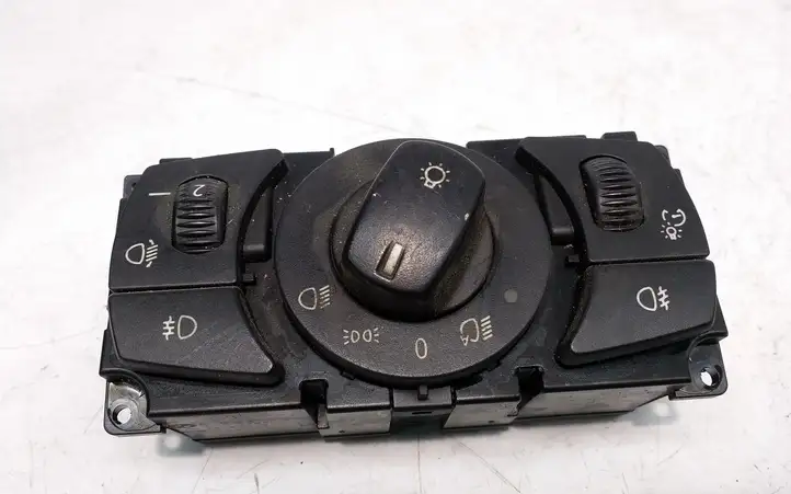BMW 5 E60 E61 (2004 - 2010) 6953739 Включатель фонарей — фото 1