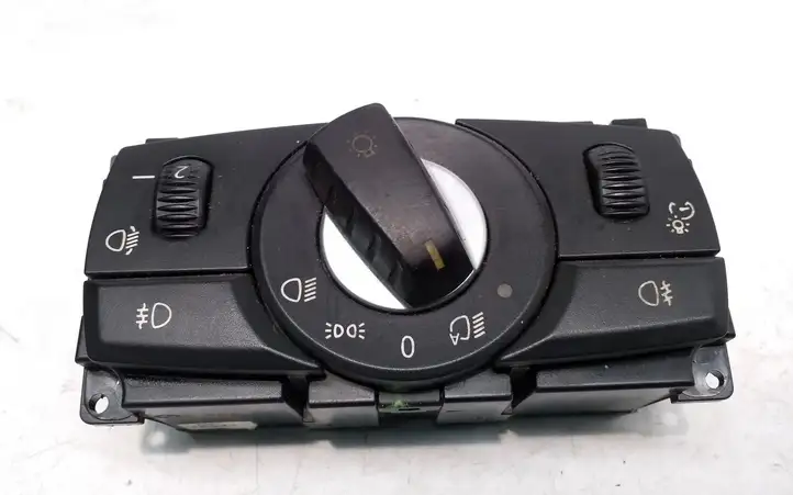 BMW 5 E60 E61 (2004 - 2010) 6988555 Включатель фонарей — фото 1