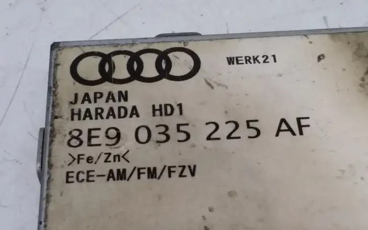 Audi A4 S4 B7 8E 8H (2004 - 2009) 8E9035225AF Усилитель антенны — фото 2