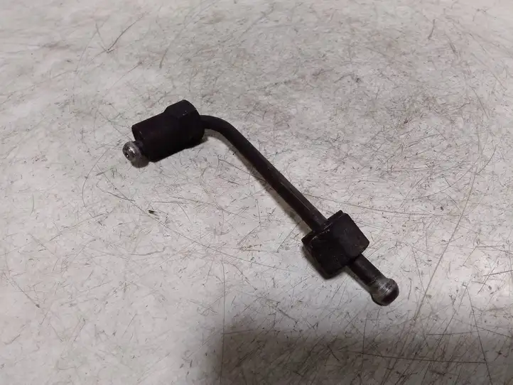Chrysler Voyager (2004 - 2007) Трубка подачи топлива в форсунки — фото 3