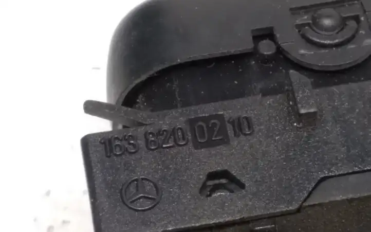 Mercedes-Benz ML W163 (1997 - 2005) 1638200210 Включатель обогрева — фото 3