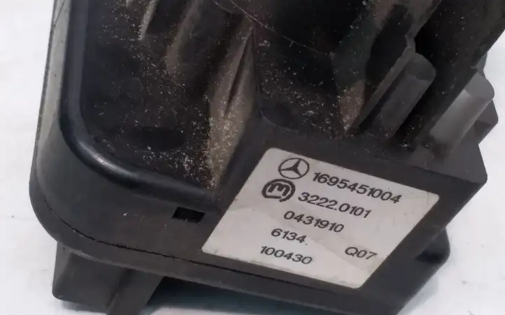 Mercedes-Benz B-class W245 (2005 - 2008) 1695451004 Включатель фонарей — фото 2