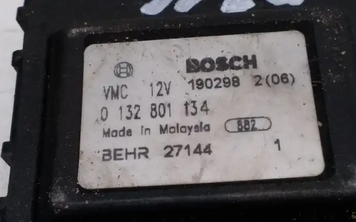Opel Astra G (1998 - 2004) 0132801134 Двигатель задвижки потока воздуха — фото 3