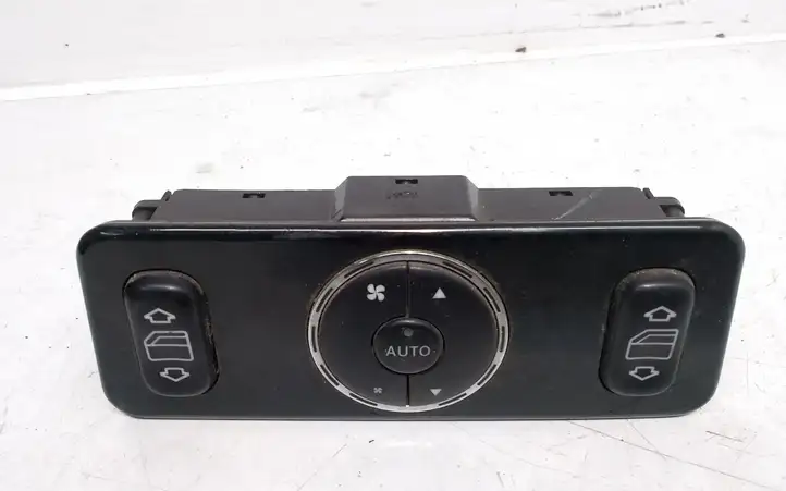 Mercedes-Benz ML W163 (1997 - 2005) A1638200926 Блок кнопок стеклоподъемников — фото 1