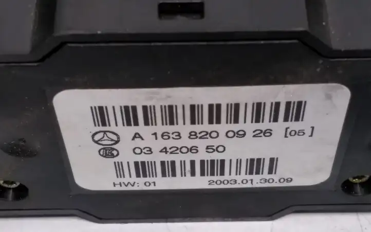 Mercedes-Benz ML W163 (1997 - 2005) A1638200926 Блок кнопок стеклоподъемников — фото 2