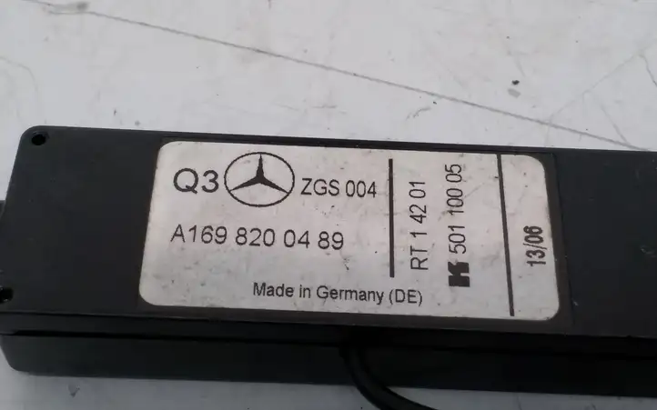 Mercedes-Benz B-class W245 (2005 - 2008) A1898200489 Усилитель антенны — фото 2