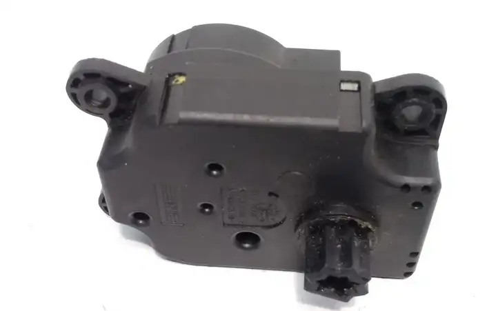 Opel Astra J (2012 - 2015) 410473243 Двигатель задвижки потока воздуха — фото 2