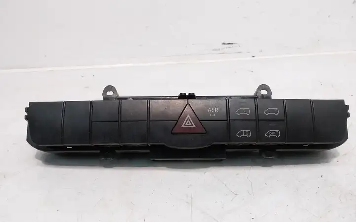 Mercedes-Benz Vito Viano W639 (2010 - 2015) A6398701110 Блок кнопок на панели — фото 1