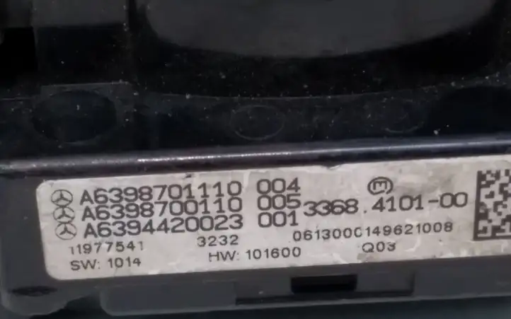 Mercedes-Benz Vito Viano W639 (2010 - 2015) A6398701110 Блок кнопок на панели — фото 3