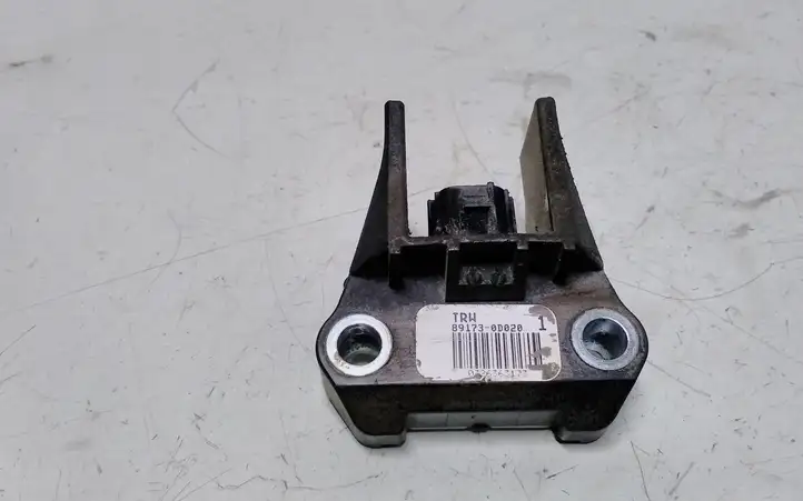 Toyota Yaris (2005 - 2009) 891730D020 Датчик удара SRS — фото 1