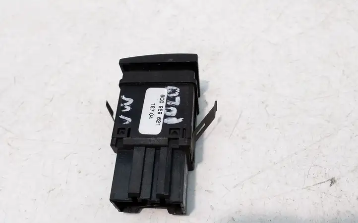 Volkswagen Polo (2001 - 2005) 6Q0959621 Кнопка обогрева стекла — фото 3