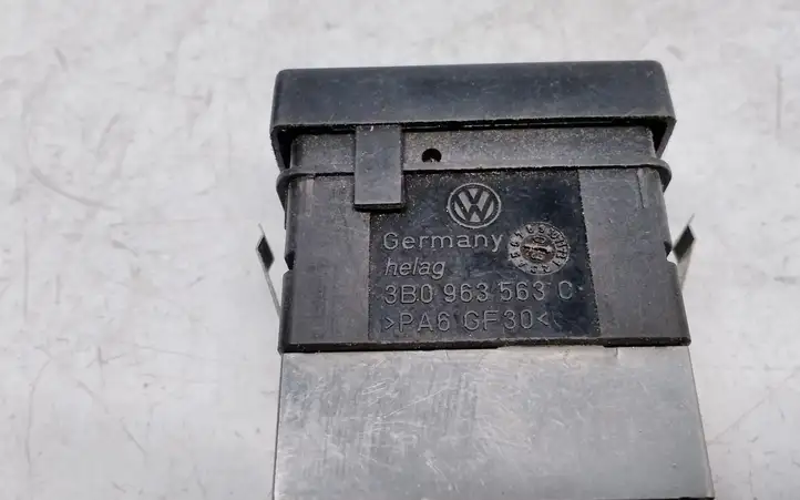 Volkswagen PASSAT B5.5 (2001 - 2005) 3B0963563C Включатель обогрева — фото 5