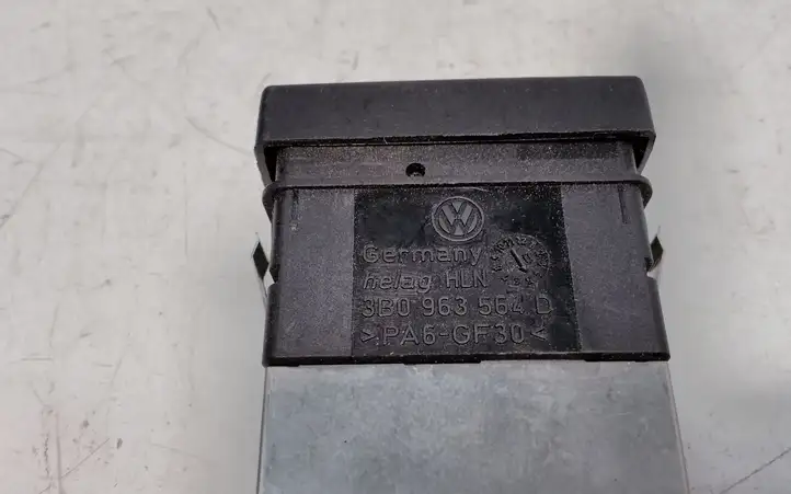 Volkswagen PASSAT B5.5 (2001 - 2005) 3B0963564D Включатель обогрева — фото 2