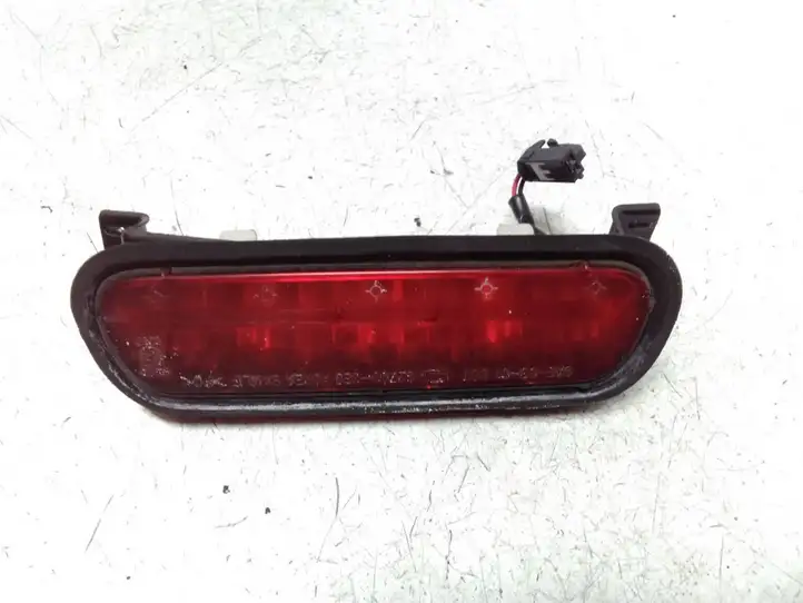 Kia Sorento (2002 - 2006) 927003E0 Дополнительный стоп фонарь — фото 1