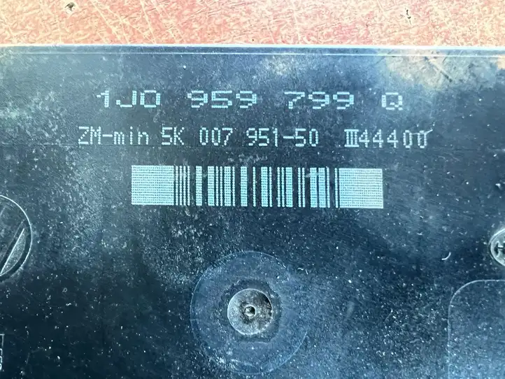 Volkswagen Bora (1998 - 2005) 1J0959799Q Модуль комфорта — фото 2