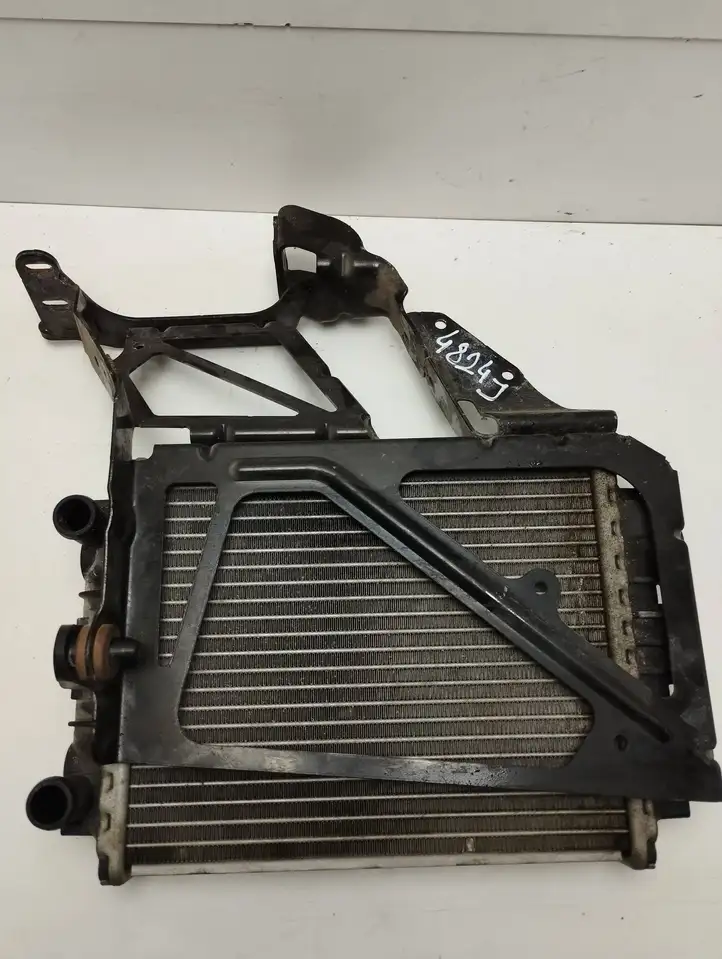 Audi A7 S7 4G (2010 - 2014) 8K0121212B Радиатор охлаждающей жидкости двигателя — фото 1